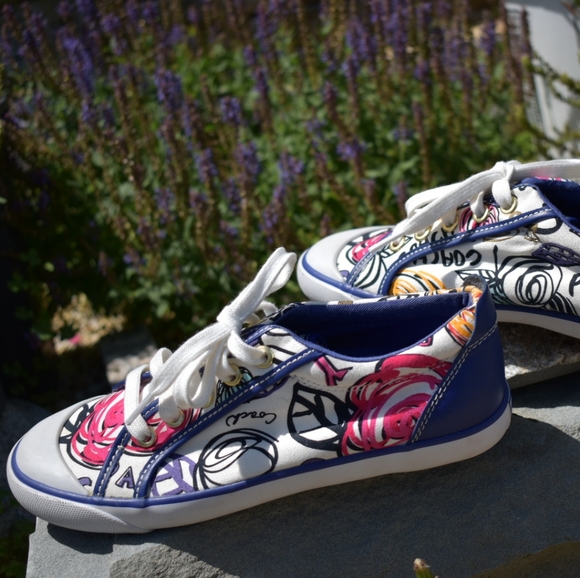 Sneakers - Picture 6 of 6